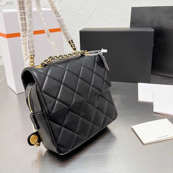 2022ss tofu classic mini flap quilted backpack bags gold metal hardware matelasse chain caviar calfskin black white crossbody shoulder desig
2022ss tofu classic mini flap quilted backpack bags gold metal hardware matelasse chain caviar calfskin black white crossbody shoulder desig