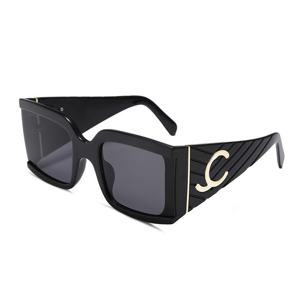 Luxury Designer Sunglasses for Women Oversized Checkered Rim Sunglasses with Case Design Sunglasses Driving Travel Shopping Beach Wear Sunglasses
Luxury Designer Sunglasses for Women Oversized Checkered Rim Sunglasses with Case Design Sunglasses Driving Travel Shopping Beach Wear Sunglasses