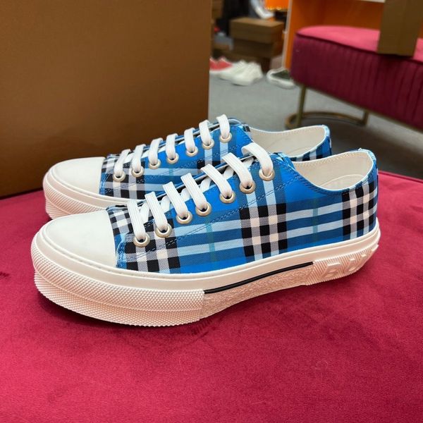 luxury brand stripes vintage casual shoes flat outdoor check sneakers thick sole season tones brand classic men's shoes 16, Red;white
luxury brand stripes vintage casual shoes flat outdoor check sneakers thick sole season tones brand classic men's shoes 16, Red;white