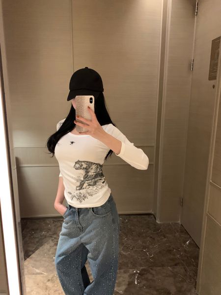 jungle tiger sweater brand sets luxury brand designer anagram printed logo women suit female skirt sets suit dress sets knitted, White
jungle tiger sweater brand sets luxury brand designer anagram printed logo women suit female skirt sets suit dress sets knitted, White