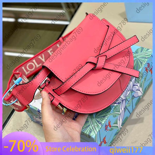 designer saddles bag women's shoulder handbag genuine leather crossbody handbags women purse flap messenger luxurys totes wallet high-q
designer saddles bag women's shoulder handbag genuine leather crossbody handbags women purse flap messenger luxurys totes wallet high-q