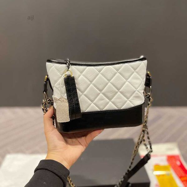 f/w women classic fashion hobo bag mini diamond lattice calfskin leather quilted luxury designer wallet adjustable chain retro makeup should
f/w women classic fashion hobo bag mini diamond lattice calfskin leather quilted luxury designer wallet adjustable chain retro makeup should
