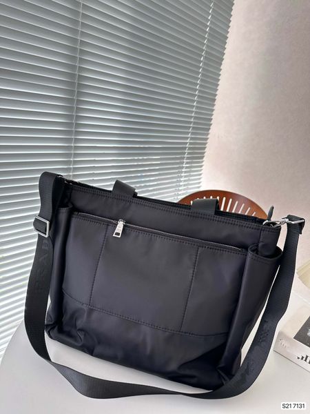 black nylon men tote crossbody bags luxury designer fashion new fashion computer bag handbag parachute nylon cloth bag men's shoulder b
black nylon men tote crossbody bags luxury designer fashion new fashion computer bag handbag parachute nylon cloth bag men's shoulder b