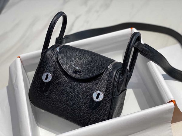 9a original edition hrems's lindiss bags online shop 2023 new family mini lindi bag genuine leather womens handheld cross pillow litchi
9a original edition hrems's lindiss bags online shop 2023 new family mini lindi bag genuine leather womens handheld cross pillow litchi