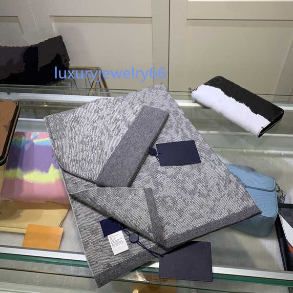 2022 designer women mens knitted scarf and hat set winter warm hats and scarves, Blue;gray
2022 designer women mens knitted scarf and hat set winter warm hats and scarves, Blue;gray