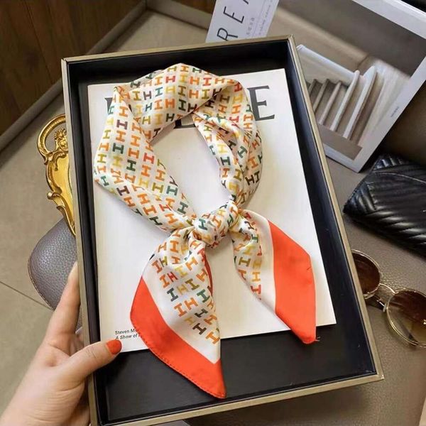 spring and summer thin small square scarf printed letter female korean version of the versatile professional, Blue;gray
spring and summer thin small square scarf printed letter female korean version of the versatile professional, Blue;gray