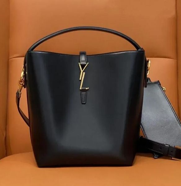 le 37 designer bag shiny leather bucket bag shoulder bags women bags crossbody tote 2-in-1 mini purse luxury handbags designer bags
le 37 designer bag shiny leather bucket bag shoulder bags women bags crossbody tote 2-in-1 mini purse luxury handbags designer bags