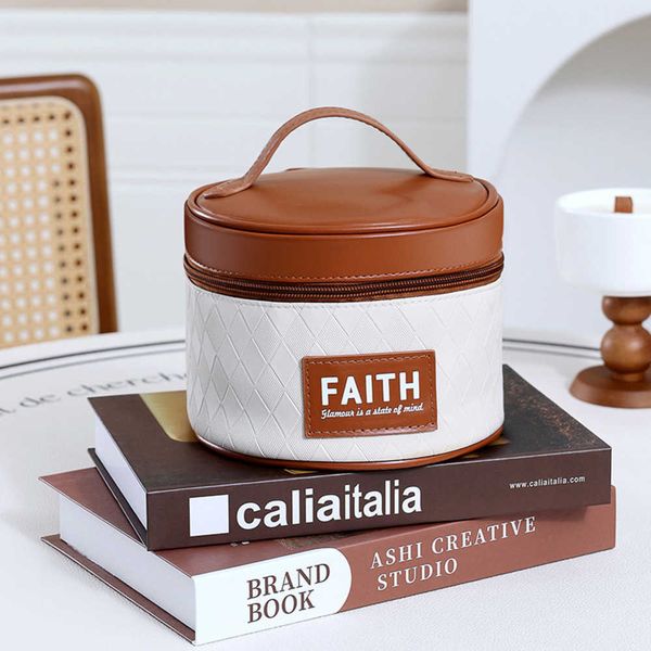 runhui new lingge round box makeup bag cosmetics storage bag travel wash bag light luxury makeup bag high beauty value 230831
runhui new lingge round box makeup bag cosmetics storage bag travel wash bag light luxury makeup bag high beauty value 230831