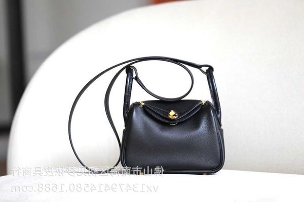 9a original edition hrems's lindiss bags online shop 2023 spring summer new fully handmade wax thread tc leather mini lindi togo handhe
9a original edition hrems's lindiss bags online shop 2023 spring summer new fully handmade wax thread tc leather mini lindi togo handhe