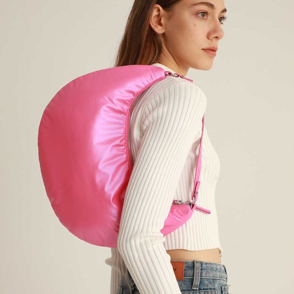 new nylon filled cotton crescent bag for women, simple and lightweight down bag, niche design handbag 230831
new nylon filled cotton crescent bag for women, simple and lightweight down bag, niche design handbag 230831
