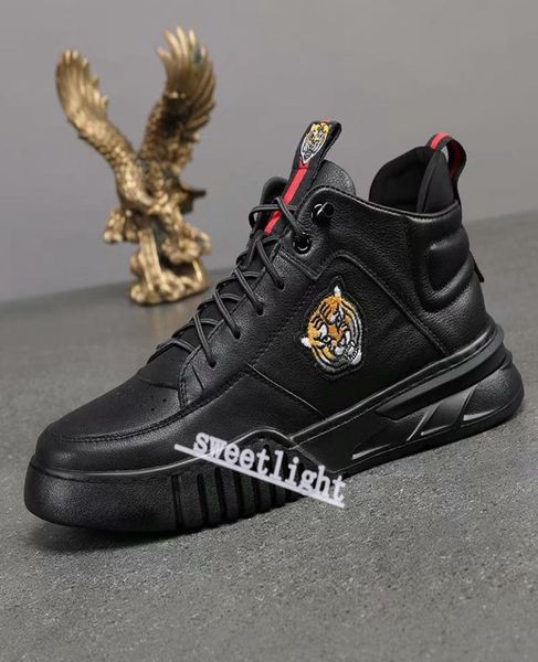 2021 men women sneaker snake chaussures leather sneakers ace bee embroidery stripes casual shoes walking sports traine9503017, Black
2021 men women sneaker snake chaussures leather sneakers ace bee embroidery stripes casual shoes walking sports traine9503017, Black
