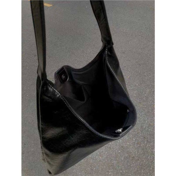 outdoor tote casual large capacity tote bag shoulder portable underarm commuting women's bag tote for traveling miui bag fnrn
outdoor tote casual large capacity tote bag shoulder portable underarm commuting women's bag tote for traveling miui bag fnrn