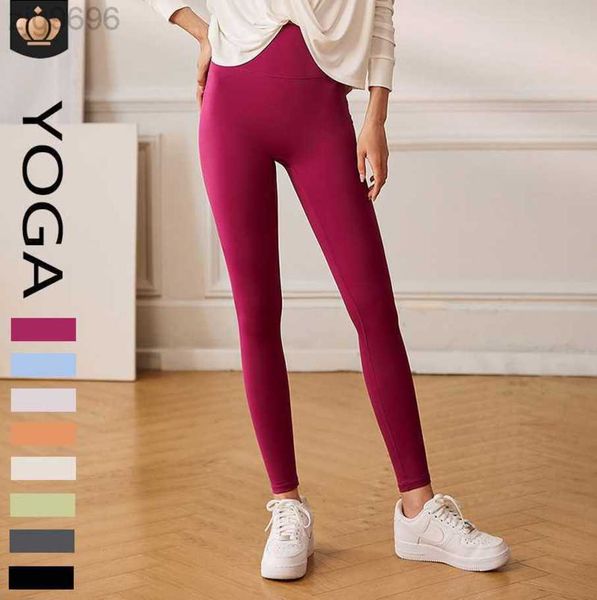 2023 desginer al yoga alopants high waist nude lycra running tights with hip lifting and belly tightening, Black
2023 desginer al yoga alopants high waist nude lycra running tights with hip lifting and belly tightening, Black