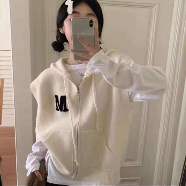 v neck hooded womens sweaters cardigan vest autumn and winter pure color temperament versatile sweater inside, White;black
v neck hooded womens sweaters cardigan vest autumn and winter pure color temperament versatile sweater inside, White;black