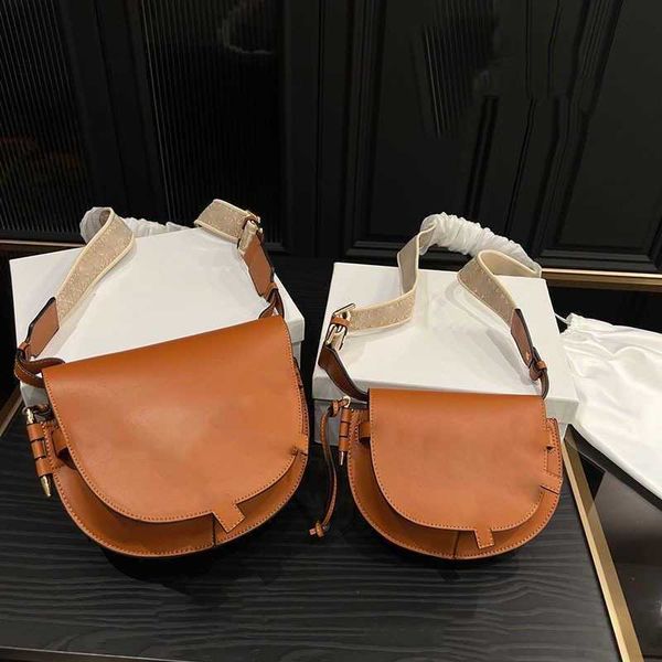 le luxury bag designer crossbody bags bow decoration shoulder bags women flap classic simple soft leather handbags 2 size messenger bag 2305
le luxury bag designer crossbody bags bow decoration shoulder bags women flap classic simple soft leather handbags 2 size messenger bag 2305