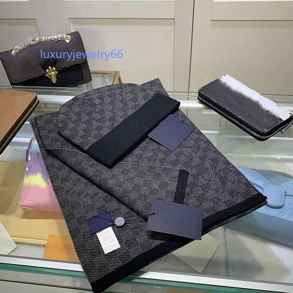 2023 new fashion designer hat scarf set luxury men's winter scarf brand snapback seda satin checkered scarf skate skateboard cap black, Blue;gray
2023 new fashion designer hat scarf set luxury men's winter scarf brand snapback seda satin checkered scarf skate skateboard cap black, Blue;gray
