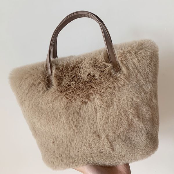 evening bags faux fur for women luxury designer ladies furry handbags winter plush female shoulder bag small tote clutch solid color 230831
evening bags faux fur for women luxury designer ladies furry handbags winter plush female shoulder bag small tote clutch solid color 230831