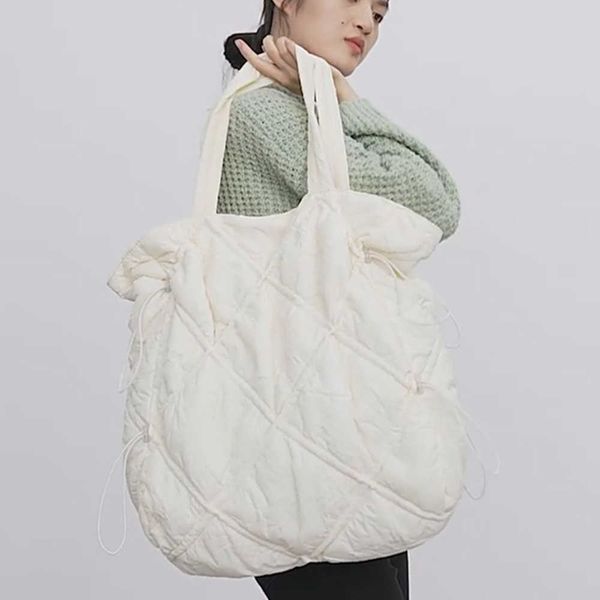 large capacity pleated bag women's fashionable simple down cotton jacket lingge shoulder bag small crowd drawstring light handbag 23083
large capacity pleated bag women's fashionable simple down cotton jacket lingge shoulder bag small crowd drawstring light handbag 23083