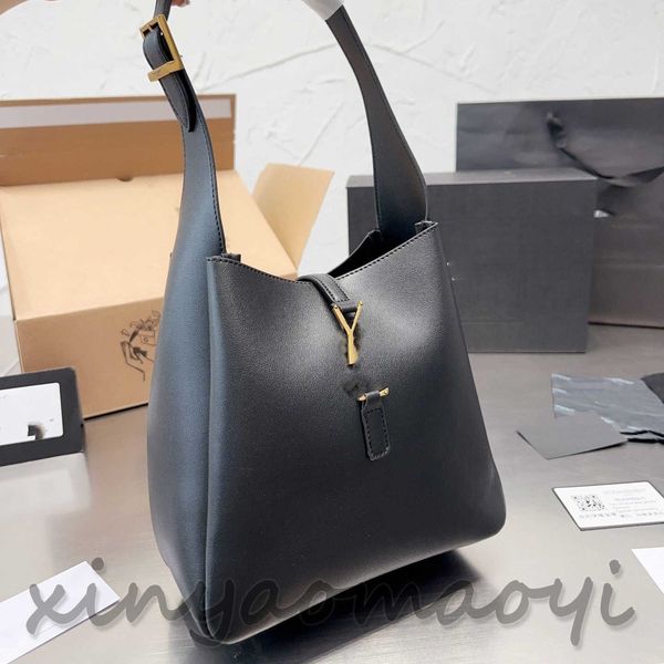 designer bag, women's shopping bag, lightweight fashion, underarm bag, garbage bag, tote bag, simple and versatile, classic big letter
designer bag, women's shopping bag, lightweight fashion, underarm bag, garbage bag, tote bag, simple and versatile, classic big letter