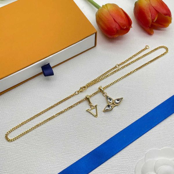 luxury fashion classics necklaces pendants brand designer 18k gold letter choker pendant necklace chain men women cuban link jewelry gifts 0, Silver
luxury fashion classics necklaces pendants brand designer 18k gold letter choker pendant necklace chain men women cuban link jewelry gifts 0, Silver
