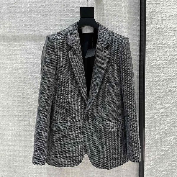 formal women long sleeved suits ladies v-neck dinner commuting suits coats female botton pockets mature intelligence suits new arrival, White;black
formal women long sleeved suits ladies v-neck dinner commuting suits coats female botton pockets mature intelligence suits new arrival, White;black