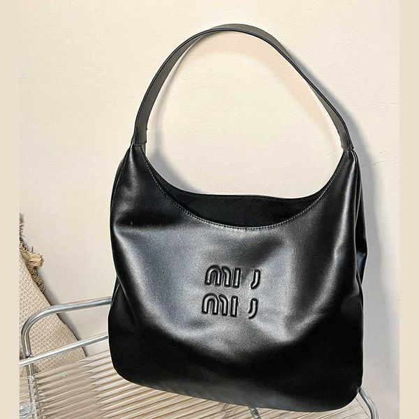 outdoor tote large capacity bag women casual design tote bag shoulder underarm bag trendy tote for traveling miui bag 3rhk
outdoor tote large capacity bag women casual design tote bag shoulder underarm bag trendy tote for traveling miui bag 3rhk