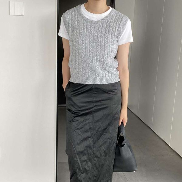 item title wool classic twisted flower sweater womens temperament round neck basic all matching autumn and winter, White;black
item title wool classic twisted flower sweater womens temperament round neck basic all matching autumn and winter, White;black