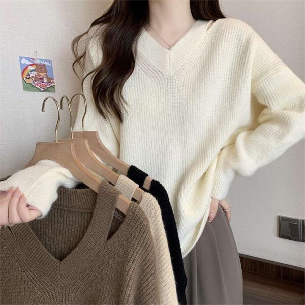 large size womens clothing korean sweater version of the autumn slim gentle wind v neck soft glutinous loose lazy, White;black
large size womens clothing korean sweater version of the autumn slim gentle wind v neck soft glutinous loose lazy, White;black