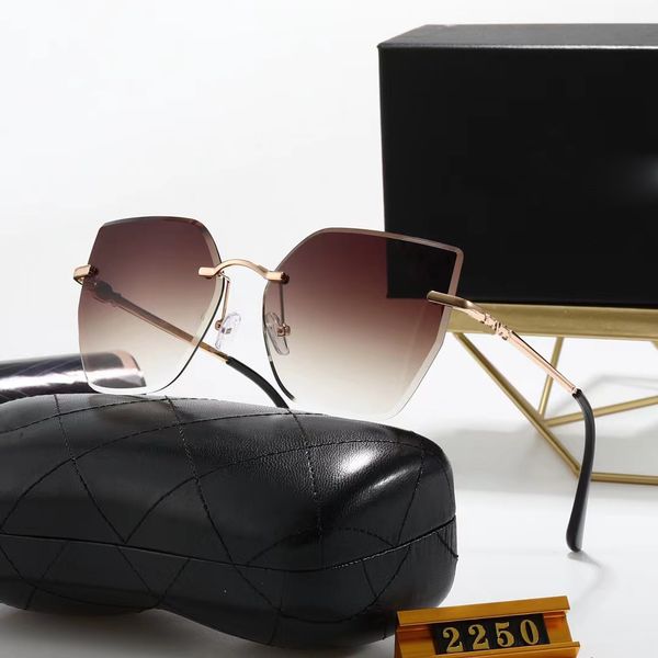 2250 designer sunglasses men women eyeglasses pink outdoor shades flowers pc white frame fashion classic lady sun glasses mirrors for womens, White;black
2250 designer sunglasses men women eyeglasses pink outdoor shades flowers pc white frame fashion classic lady sun glasses mirrors for womens, White;black