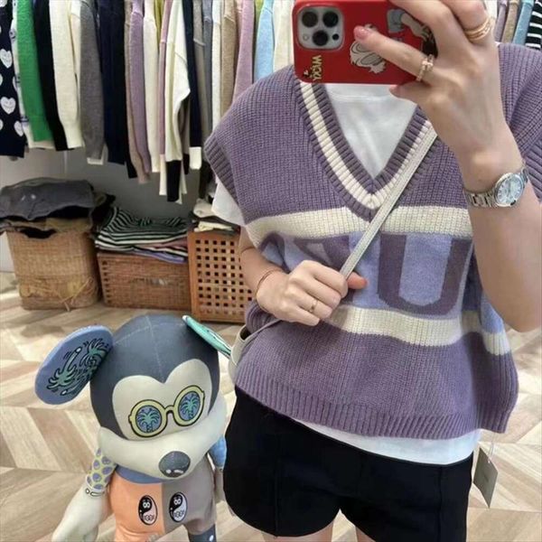 autumn and winter korean sweaters version of the style contrast color temperament slimming age reducing all, White;black
autumn and winter korean sweaters version of the style contrast color temperament slimming age reducing all, White;black
