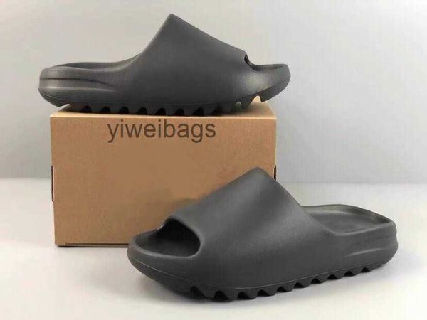 yeezilies slides designer sandals slippers men woman foam runner vermillion mineral blue onyx pure slipper ochre bone resin clog desert arar, Black
yeezilies slides designer sandals slippers men woman foam runner vermillion mineral blue onyx pure slipper ochre bone resin clog desert arar, Black