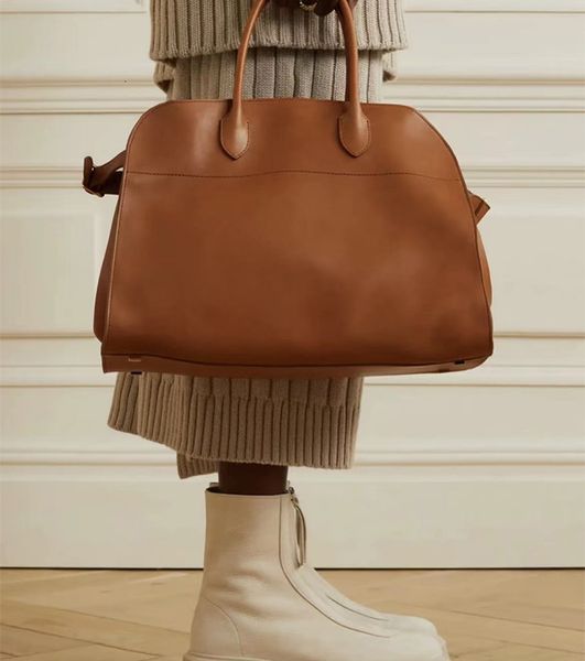 evening bags row margaux 15 classic style cowhide handbag simple single shoulder bag the large capacity commuting 2023 230831
evening bags row margaux 15 classic style cowhide handbag simple single shoulder bag the large capacity commuting 2023 230831