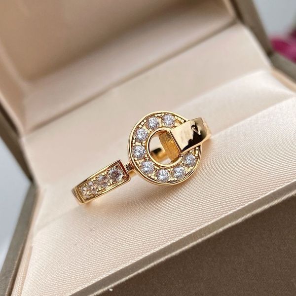 luxury designer ring women crossover gold ring silver plated with diamond gift premium fashion ring rose classic jewelry with box
luxury designer ring women crossover gold ring silver plated with diamond gift premium fashion ring rose classic jewelry with box