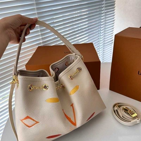 5a lvvs tote bag designer handbags mummy tote casual beach bags women's fashion texture leather messenger crossbody bags wallet large c
5a lvvs tote bag designer handbags mummy tote casual beach bags women's fashion texture leather messenger crossbody bags wallet large c