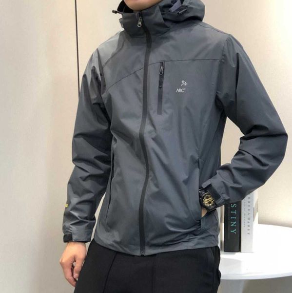 arc jacket mens designer hoodie tech nylon waterproof gore tex zipper jackets quality 3 in 1 lightweight coat outdoor sports men coats new h, Black;brown
arc jacket mens designer hoodie tech nylon waterproof gore tex zipper jackets quality 3 in 1 lightweight coat outdoor sports men coats new h, Black;brown
