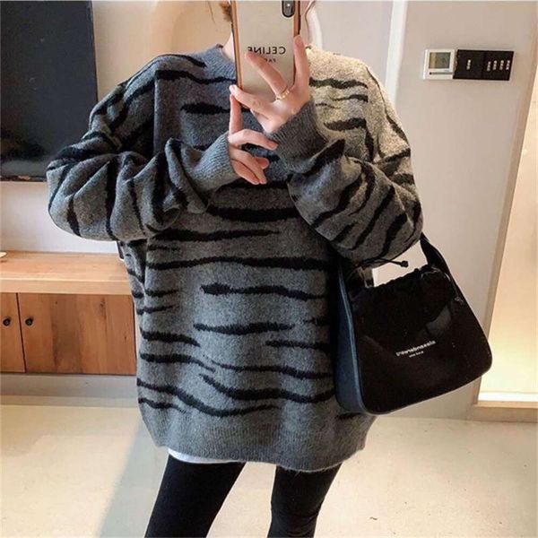title black and white striped pullover sweater for women loose autumn winter korean version thick round neck, White;black
title black and white striped pullover sweater for women loose autumn winter korean version thick round neck, White;black