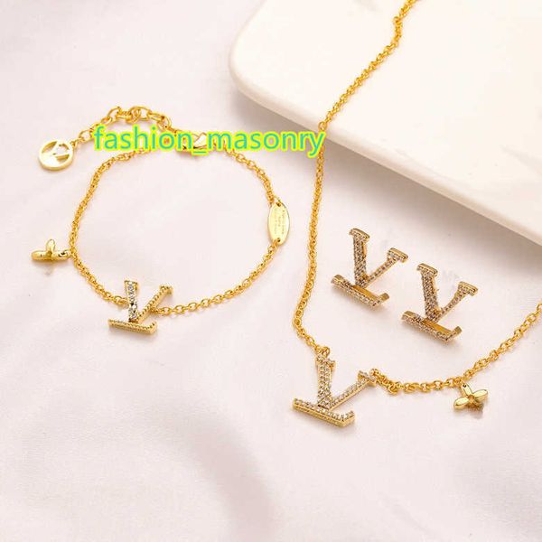 womens brand earrings designers letter ear stud bracelet necklace 18k gold plated crystal geometric earring for wedding party jewerlry acces, Black
womens brand earrings designers letter ear stud bracelet necklace 18k gold plated crystal geometric earring for wedding party jewerlry acces, Black