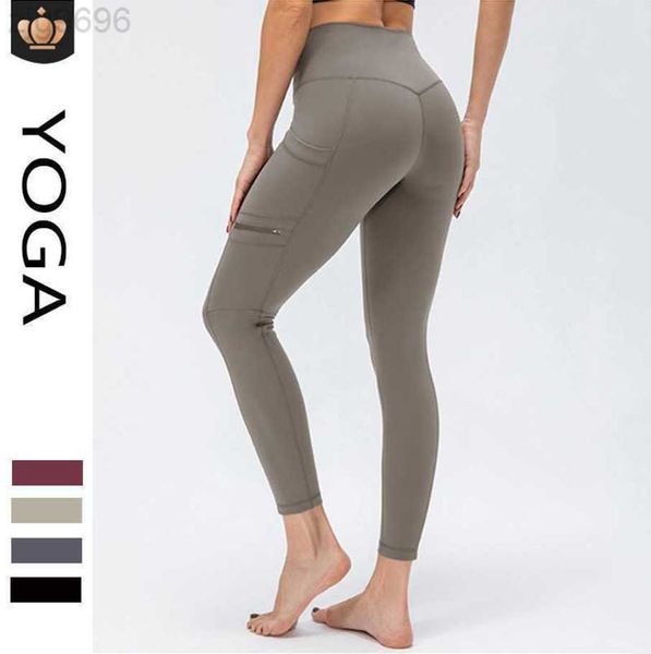 2023 desginer al yoga fitness pants women's high waist abdominal hip lift tight fit sports pants side pockets shaped peach hip pants, Black
2023 desginer al yoga fitness pants women's high waist abdominal hip lift tight fit sports pants side pockets shaped peach hip pants, Black