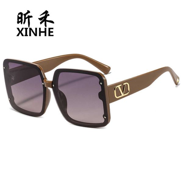 sunglasses for men women designer luxury new fashion classic letternew men's and women's hd polarized big v decorative street shoo, White;black
sunglasses for men women designer luxury new fashion classic letternew men's and women's hd polarized big v decorative street shoo, White;black