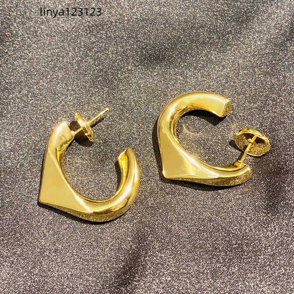 2023 new geometric triangle love earrings women's smooth metal fashion light luxury high grade charm jewelry, Golden;silver
2023 new geometric triangle love earrings women's smooth metal fashion light luxury high grade charm jewelry, Golden;silver