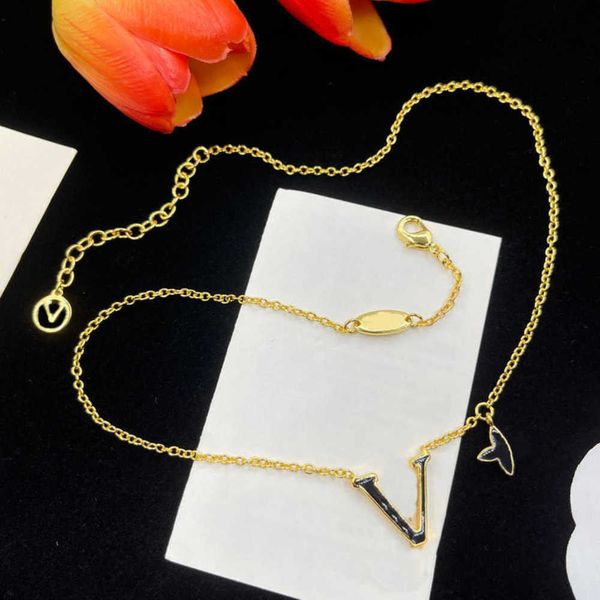 luxury fashion classics necklaces pendants brand designer 18k gold letter choker pendant necklace chain men women cuban link jewelry gifts t, Silver
luxury fashion classics necklaces pendants brand designer 18k gold letter choker pendant necklace chain men women cuban link jewelry gifts t, Silver