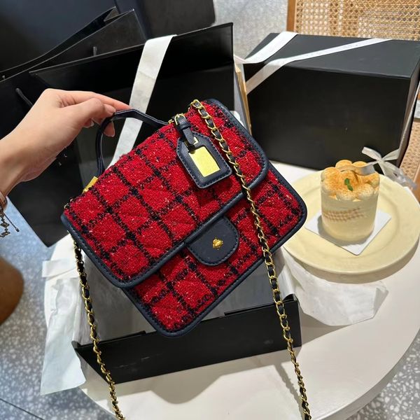 2023 autumn/winter new fashion designer women's luxury classic square tofu bag classic black gold color retro casual versatile
2023 autumn/winter new fashion designer women's luxury classic square tofu bag classic black gold color retro casual versatile