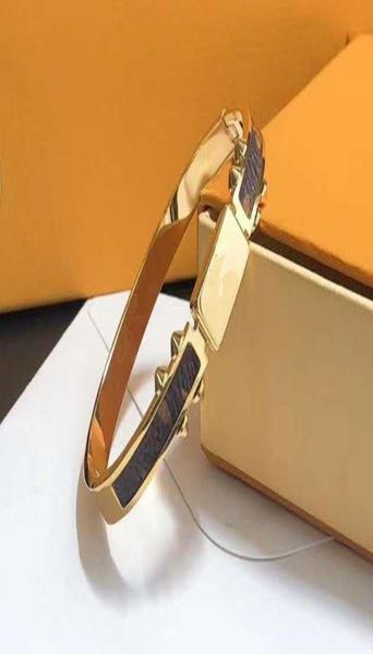 femal designer bracelets luxury jewelry leather titanium stainless steel bracelet for girl wife gift classics9400756
femal designer bracelets luxury jewelry leather titanium stainless steel bracelet for girl wife gift classics9400756