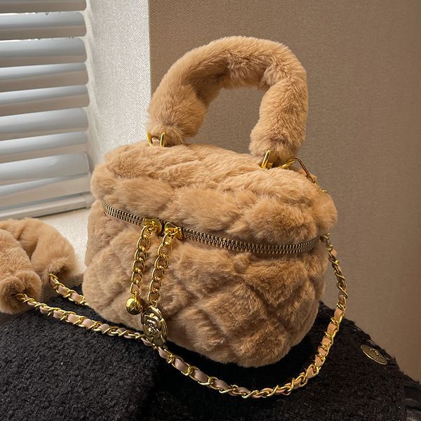 evening bags box bucket bag handbag autumn and winter faux fur women shoulder crossbody ladies plush hand bolsa feminina sac 230831
evening bags box bucket bag handbag autumn and winter faux fur women shoulder crossbody ladies plush hand bolsa feminina sac 230831