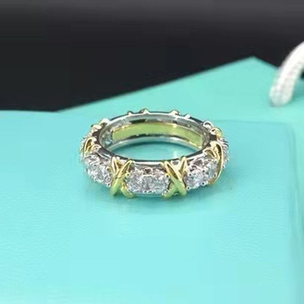 luxury designer ring classic cluster rings for women designers simulated diamond white gold sliver cross stud flower cool with logo and box, Silver
luxury designer ring classic cluster rings for women designers simulated diamond white gold sliver cross stud flower cool with logo and box, Silver