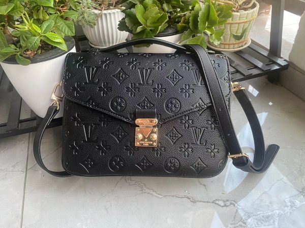 trend luxury designer messenger bag ladies handbag messenger bag oxidized leather shoulder bag handbag louise purse vutton crossbody viuton
trend luxury designer messenger bag ladies handbag messenger bag oxidized leather shoulder bag handbag louise purse vutton crossbody viuton