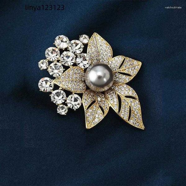 brooches suyu copper miniature inlaid cubic zirconia imitation pearl petal brooch anti-light buckle, Gray
brooches suyu copper miniature inlaid cubic zirconia imitation pearl petal brooch anti-light buckle, Gray