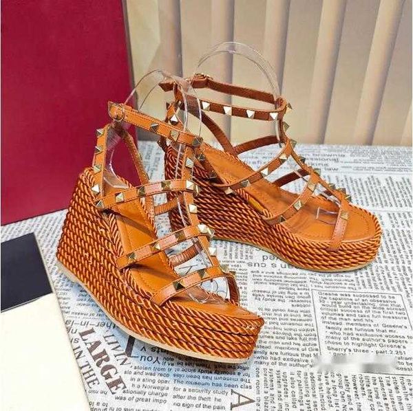 new stud platform wedge sandals women's luxury designers leather chunky gladiator heeled sandal evening party shoes factory footwear, Black
new stud platform wedge sandals women's luxury designers leather chunky gladiator heeled sandal evening party shoes factory footwear, Black