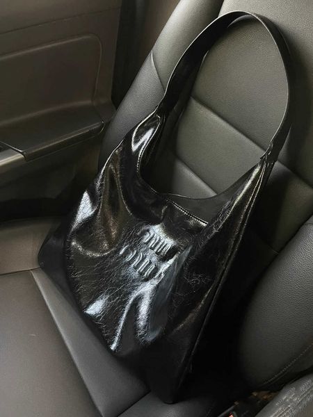outdoor tote women's leisure large capacity tote bag trendy shoulder portable underarm bag tote for traveling miui bag 7x3r
outdoor tote women's leisure large capacity tote bag trendy shoulder portable underarm bag tote for traveling miui bag 7x3r