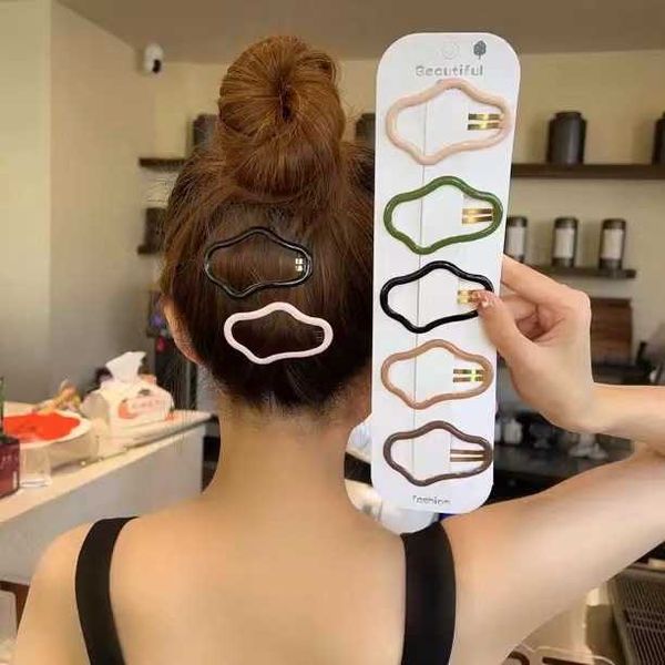 cloud hollow broken hair bb clip high-end hairpin light luxury headwear temperament bangs one line clip front forehead side clip, Slivery;white
cloud hollow broken hair bb clip high-end hairpin light luxury headwear temperament bangs one line clip front forehead side clip, Slivery;white